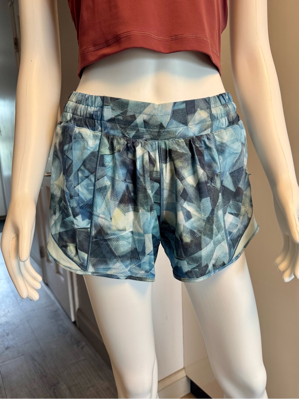 lululemon athletica Teal Multi-Geo Running Shorts size 6